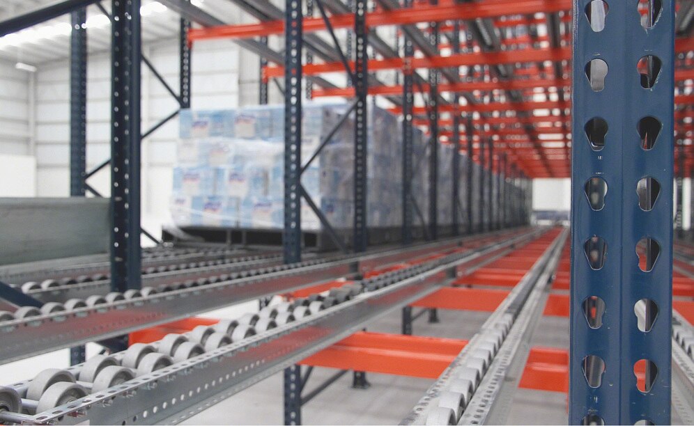 Mecalux provided a block of live pallet racking that can deep store 22 pallets