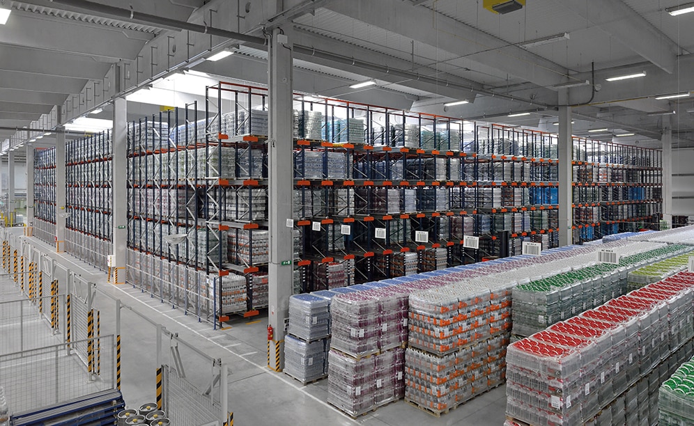 A beverage logistics operator multiplies its capacity with the Pallet Shuttle system and 50 m deep racks